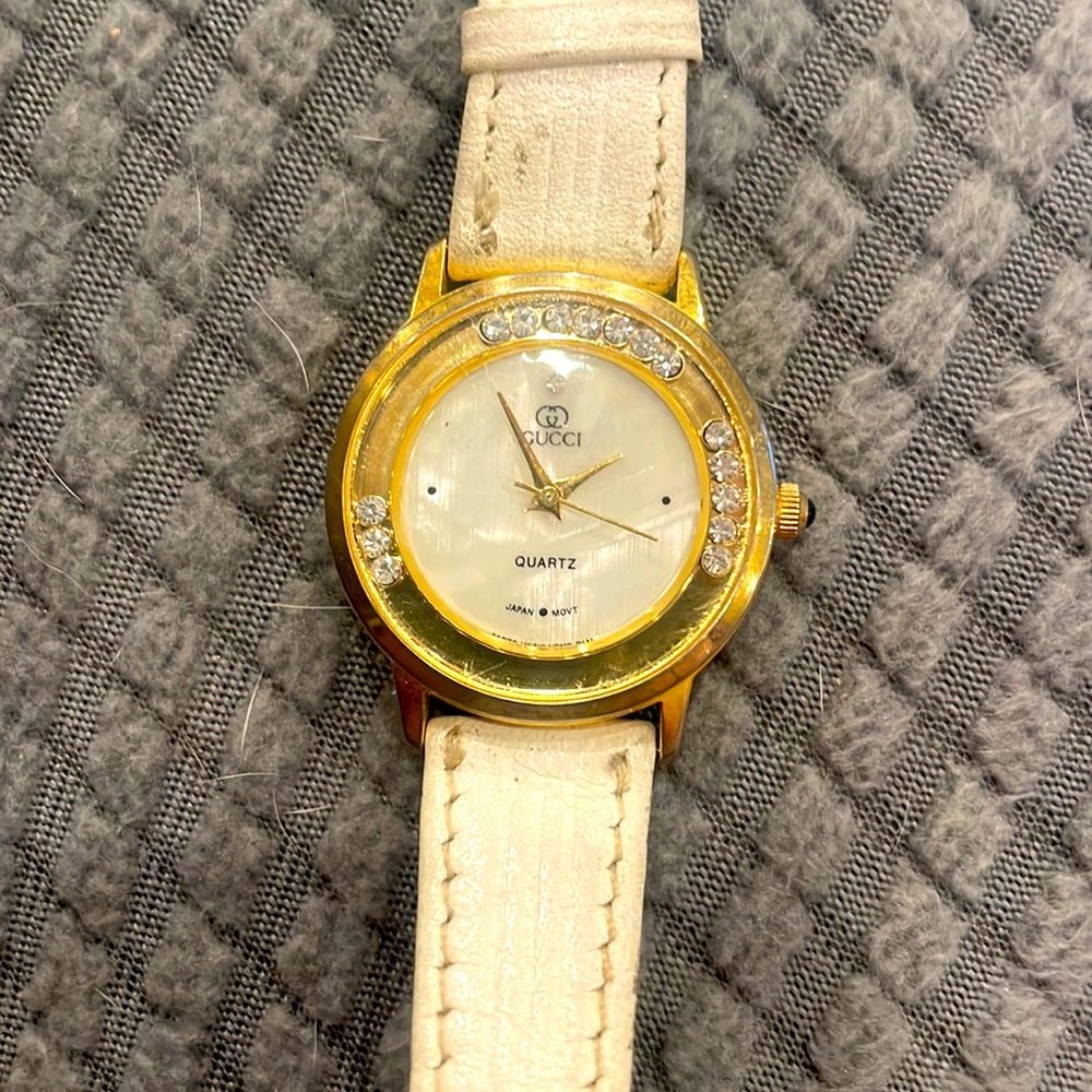 Gucci Women’s Watch White with Diamonds